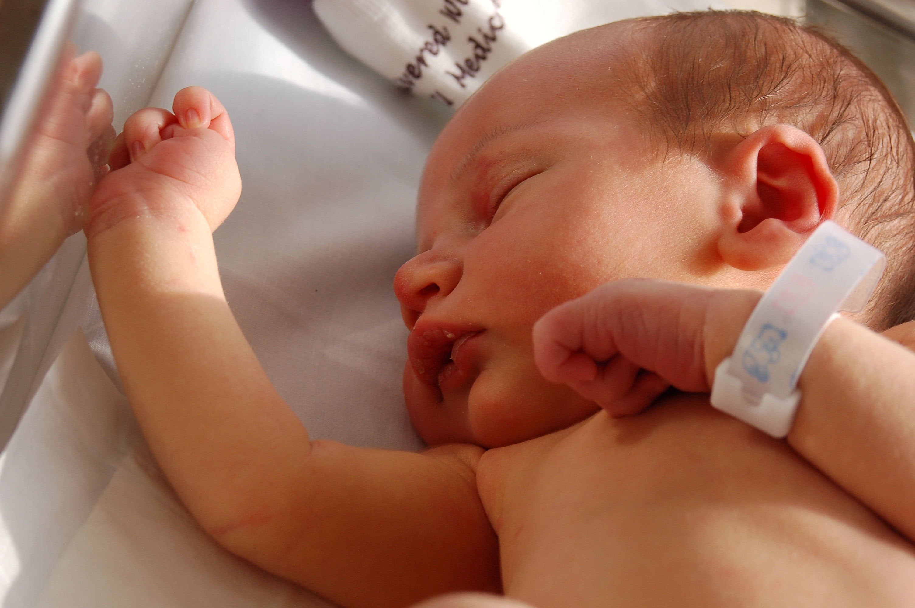 Pre-eclampsia Symptoms, Risk Factors & What You Need To Know